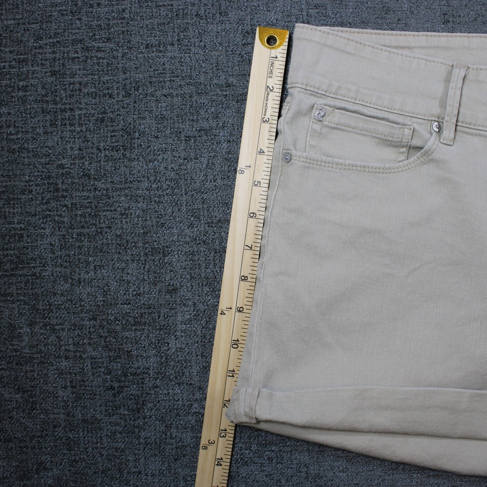 Denizen from Levi's Womens Khaki Chino Shorts Tan Double Button Cuffed Size 12 - Picture 9 of 13